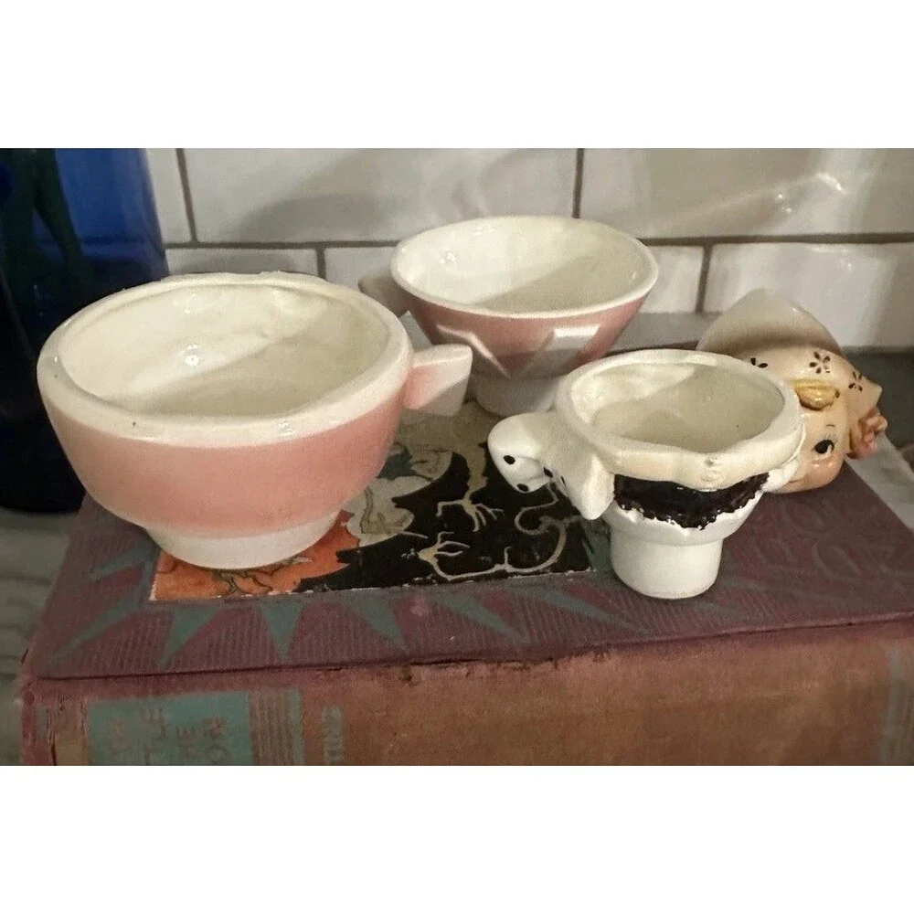 Vintage Enesco Dutch Girl Stacking Measuring Cups Ceramic Japan Mid Century 1950